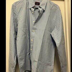 Untuckit button down shirt men's medium